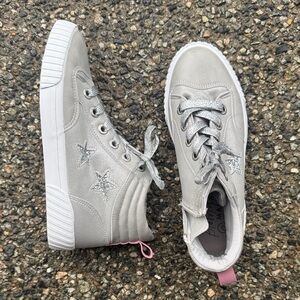 Kids Silver High-Top Sneakers with Star Accent - Youth Casual Shoes